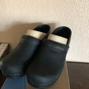 Women’s Black Dansko Professional clogs